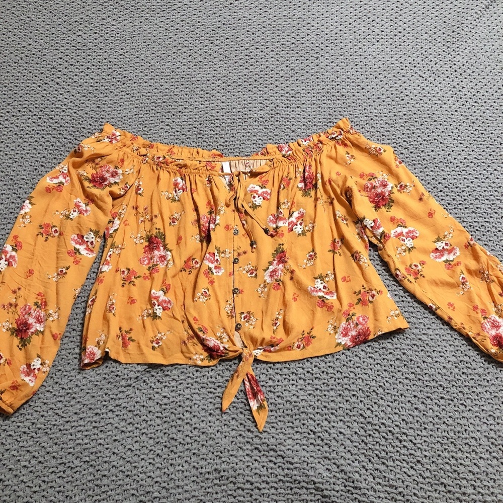 Off-the shoulder top